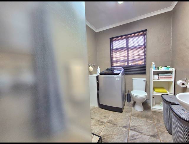7 BEDROOM HOUSE FOR SALE IN DALVIEW